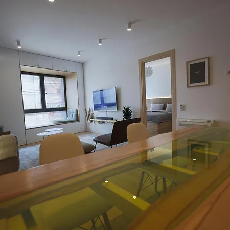 Apollo By Holistay 티라나