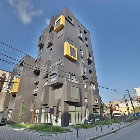 Apollo By Holistay * 티라나