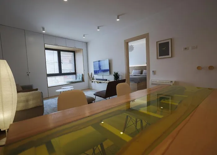 Apollo By Holistay 地拉那