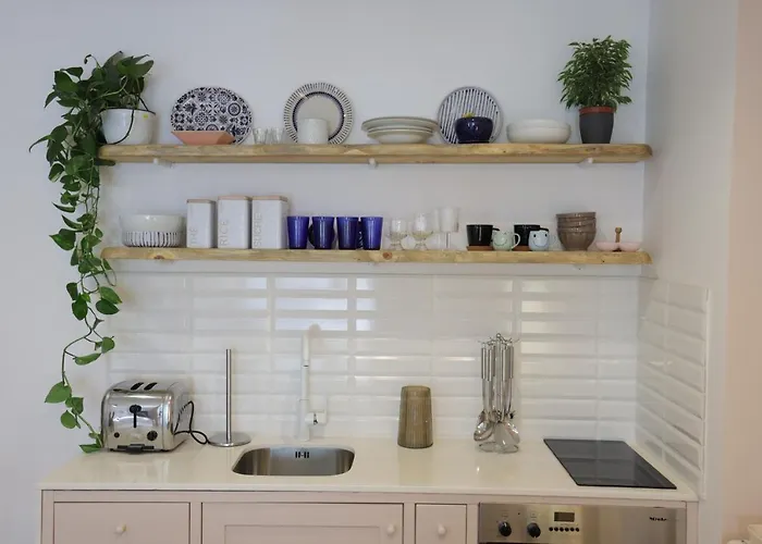 Apollo By Holistay 公寓