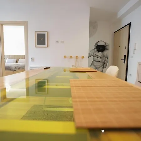 Apollo By Holistay Apartment *