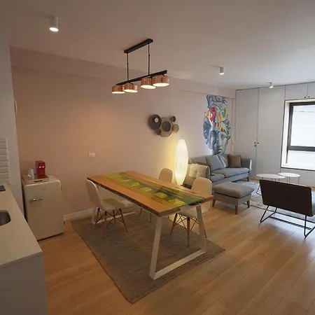 Apollo By Holistay Apartament *