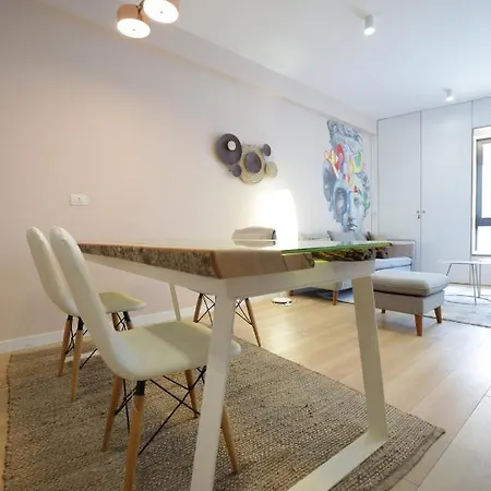 Apollo By Holistay Apartament *