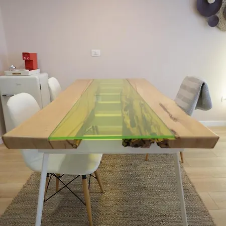 Apollo By Holistay Apartment *