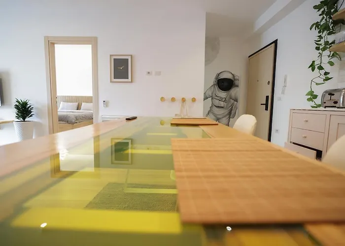 Apollo By Holistay Apartmán *